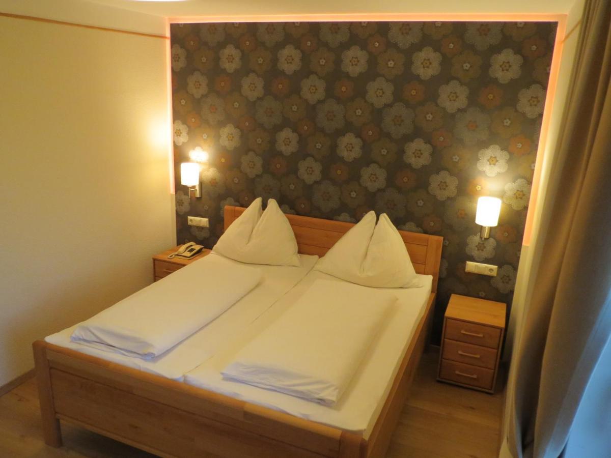 Apartamento Zum Schwarzen Adler Tulln An Der Donau Exterior foto