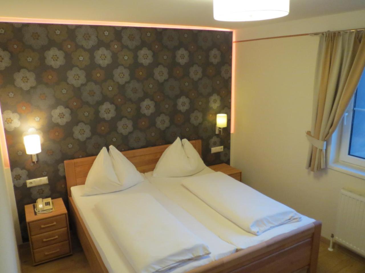 Apartamento Zum Schwarzen Adler Tulln An Der Donau Exterior foto